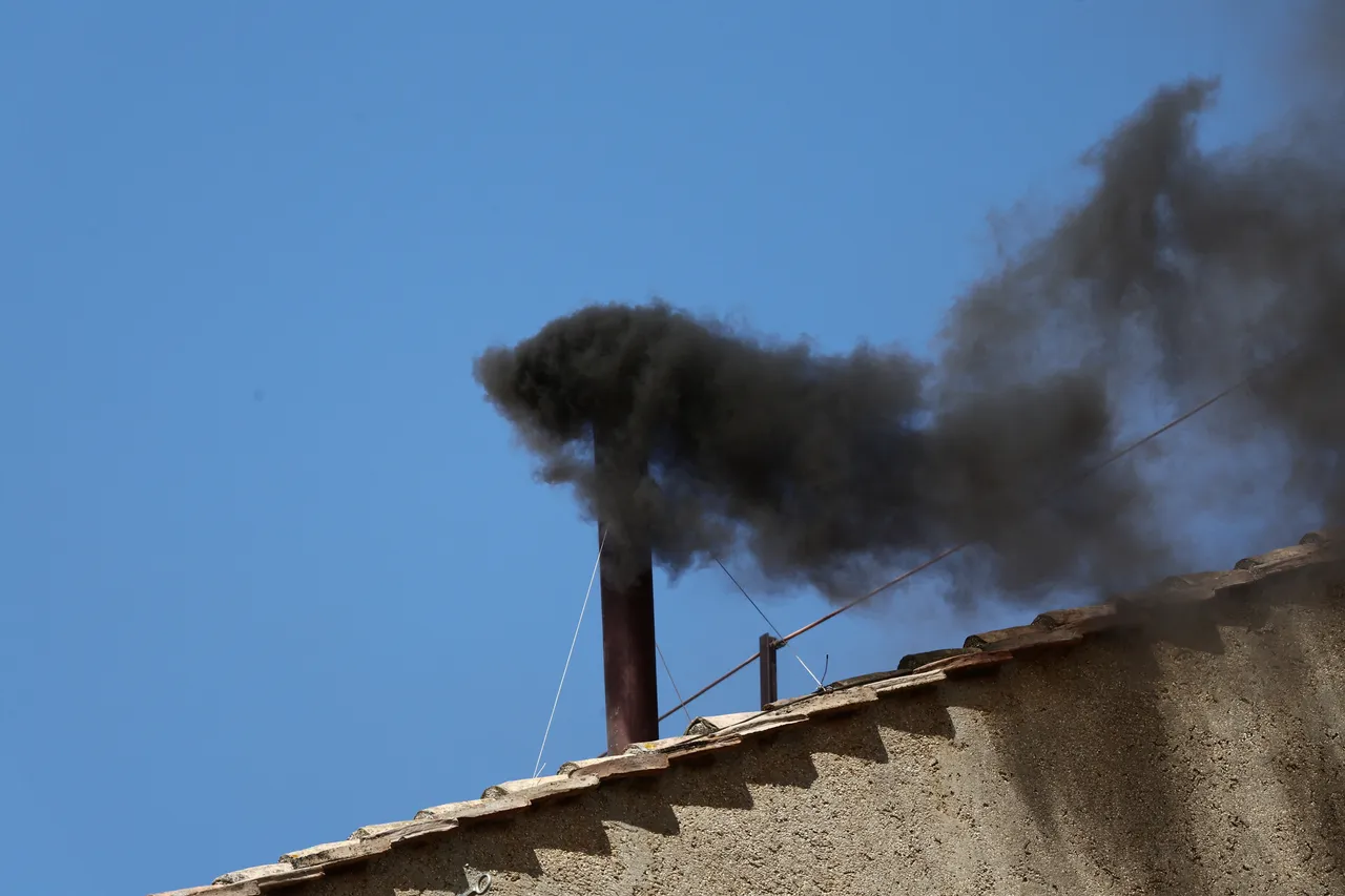 Moshi mweusi siku ya pili ya uchaguzi wa papa