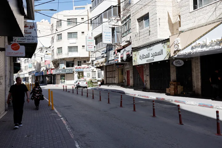 שביתה כללית משתקת את הגדה המערבית הכבושה ומזרח ירושלים במחאה על חוק הוצאה להורג של משטר הכיבוש