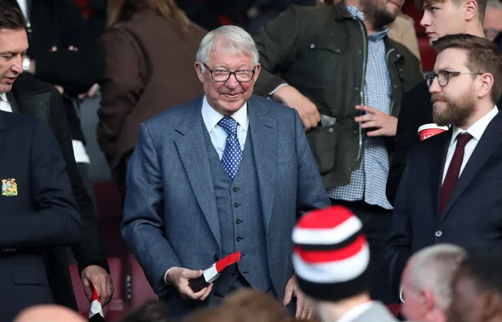 Manchester United coach Carrick sends best wishes to Ferguson in hospital