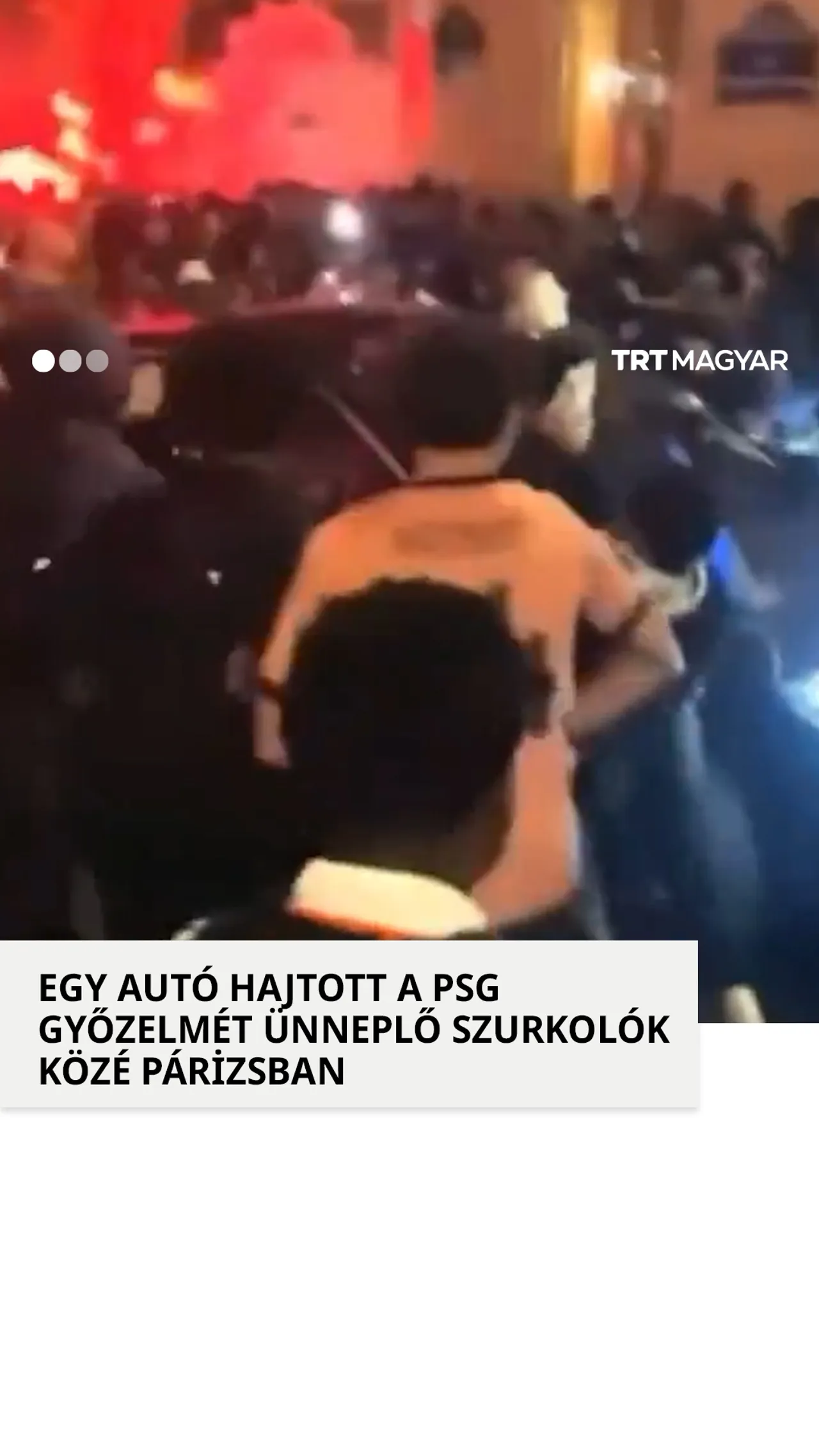 Egy autó hajtott a PSG győzelmét ünneplő szurkolók közé Párizsban