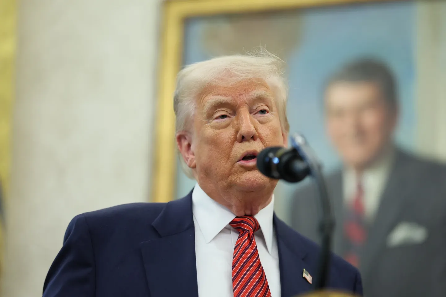 Трамп призвал к немедленному перемирию и пригрозил санкциями
