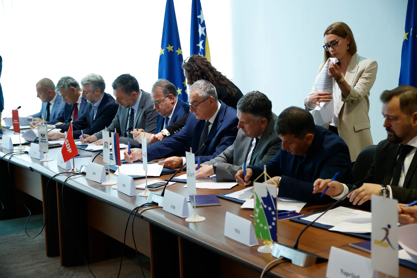 U Sarajevu potpisana Platforma za mir i EU: Politička scena polarizovana, neophodno povjerenje