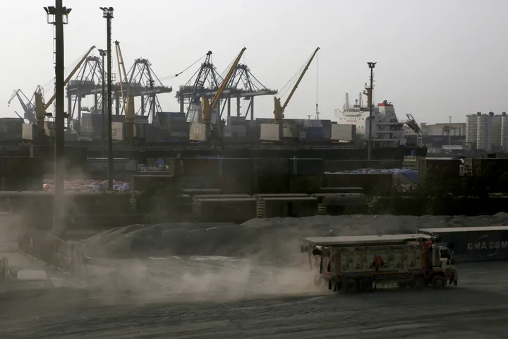 खाड़ी में तनाव के बीच पाकिस्तान के बंदरगाह बने वैकल्पिक ट्रांजिट हब