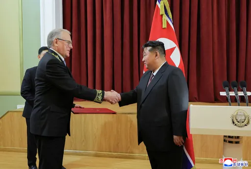 북한의 김정은 국무위원장, 러시아 대사 사망에 애도