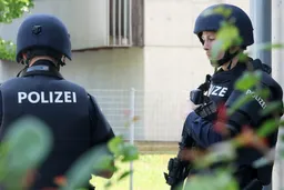 Awstriýada mekdepde guralan hüjümde ilkinji kesgitlemelere görä 9 adam ýogaldy we birnäçe adam ýaral
