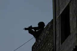La France livre sans interruption des armes à Israël selon 10 ONG