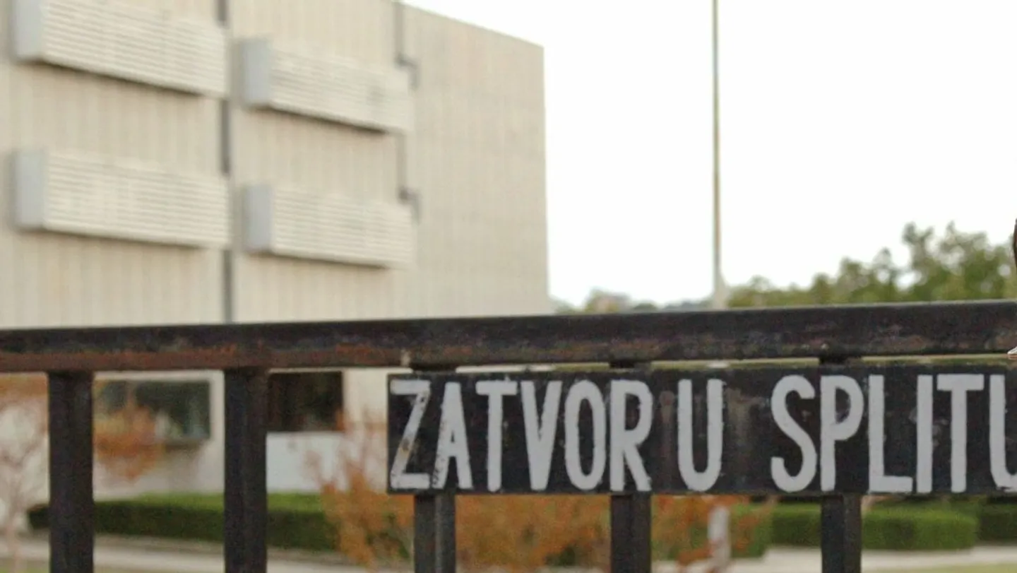 Požar u splitskom zatvoru, nekoliko zatvorenika prevezeno u bolnicu