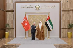 تركيا والإمارات تبحثان قضايا إقليمية متعلقة بالدفاع والأمن