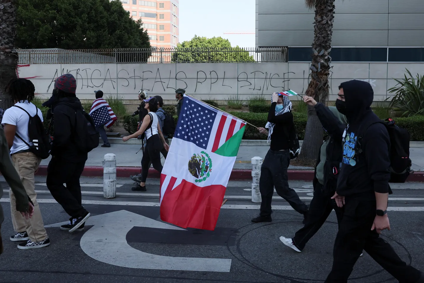 Los Angeles mayor issues curfew for downtown Los Angeles