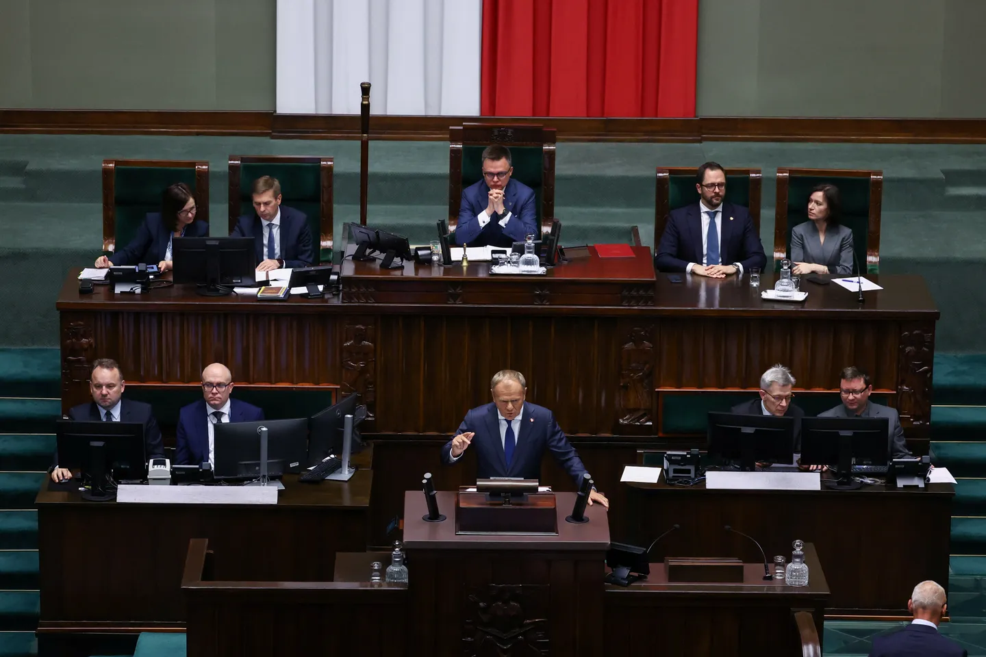 Polityczne napięcia po wypowiedzi Szymona Hołowni o “zamachu stanu”