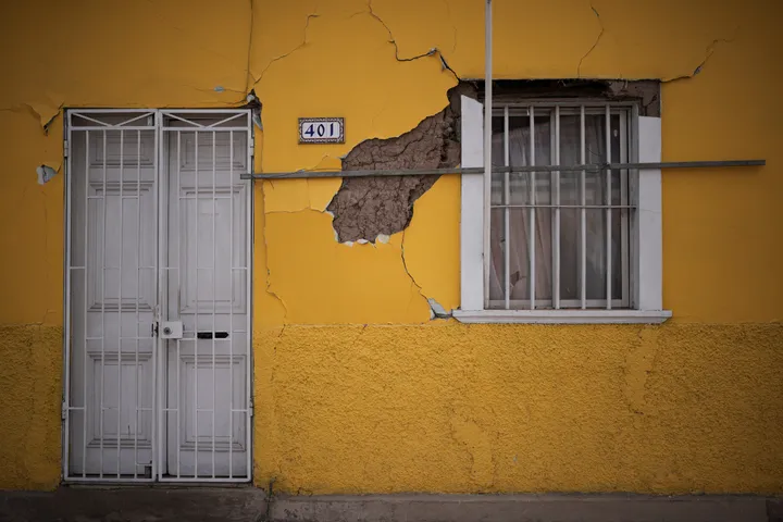 د پاکستان او افغانستان ځیني سیمي نثبتآ قوي زلزلې ولړزولې.