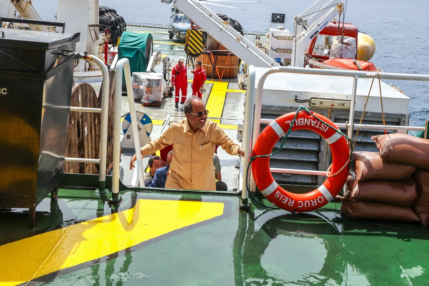 Somali President Mohamud tours Türkiye's Oruç Reis
oil exploration vessel