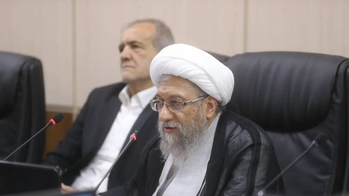تأکید آملی لاریجانی بر حفظ دستاوردهای هسته‌ای ایران در مذاکرات