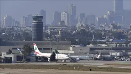 Anulohen shumica e fluturimeve në Bejrut pas sulmeve izraelite ndaj Iranit