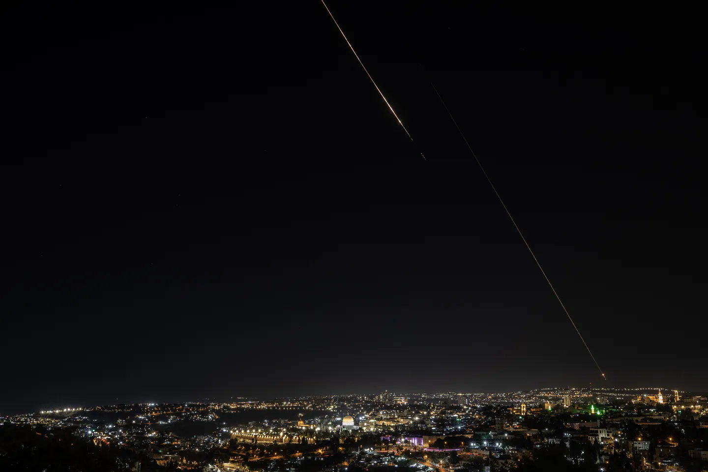 Iranske rakete pogodile sedam lokacija u Izraelu, povrijeđeno sedam osoba