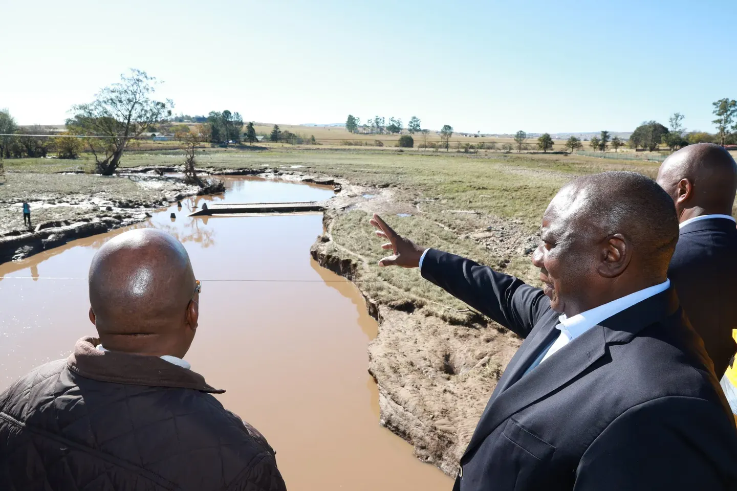 Rais wa Afrika Kusini atembelea eneo lililokumbwa na mafuriko mabaya