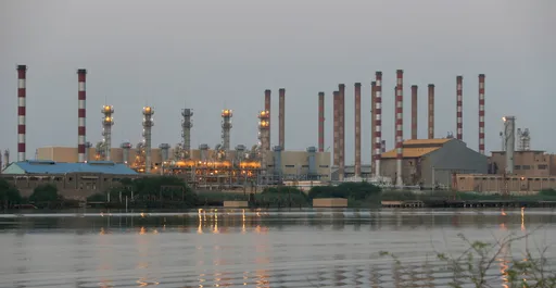 Presidenti iranian bën thirrje për kursim energjie mes presioneve ekonomike
