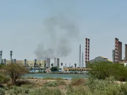 Izraeli godet objekte nafte pranë Teheranit