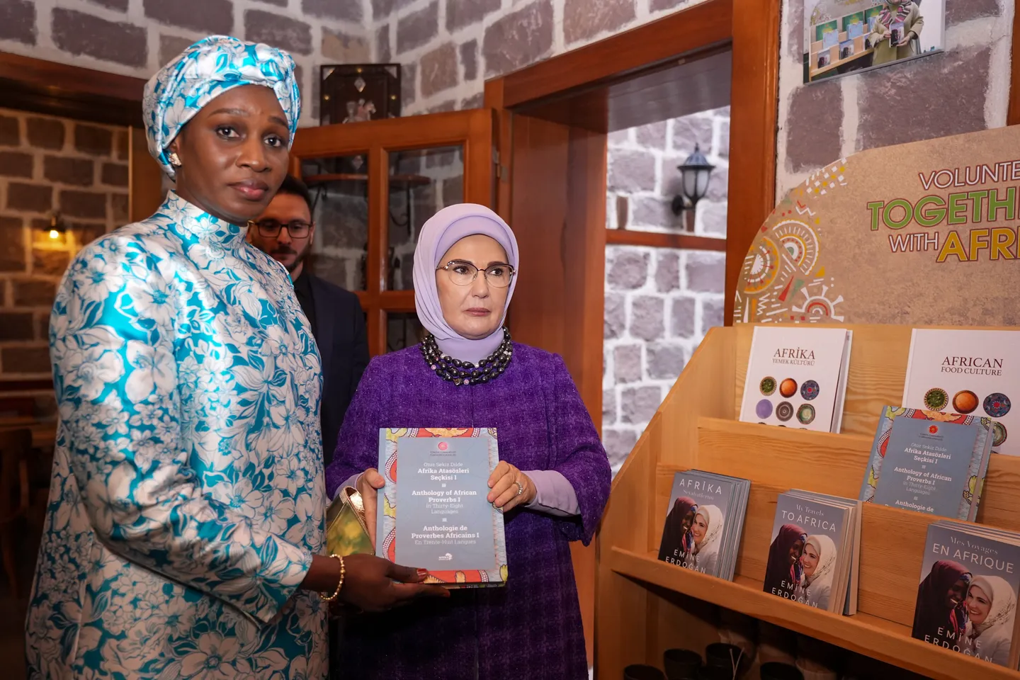 Le sens de la "main tendue" et du "silence" : une nouvelle lecture de la Journée de l’Afrique