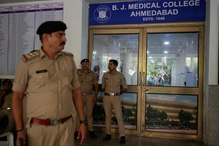 Indian police arrest fake police running 'crime bureau'