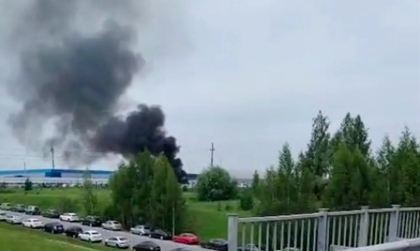 Удар по заводу «Шахедов» в РФ: пожар, эвакуация и закрытые аэропорты