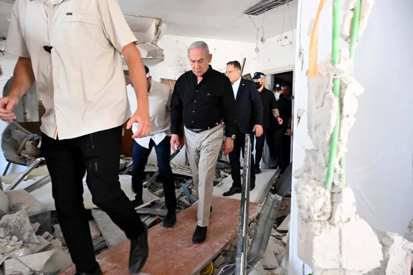 Netanyahu obišao mjesto pogođeno iranskim projektilima u Bat Yamu