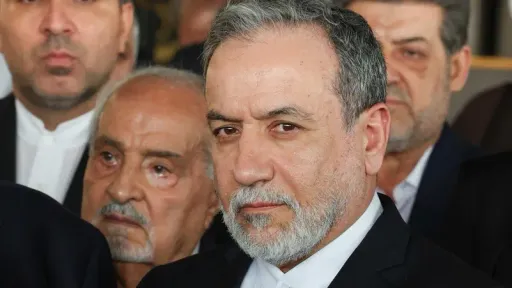 “İsrail bombardmanı durdursa, biz də müdafiəmizi dayandırarıq”, S.A.Əraqçi