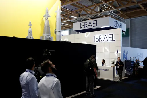 Gaza: après la mobilisation, Paris suspend des livraisons de composants pour drones vers Israël