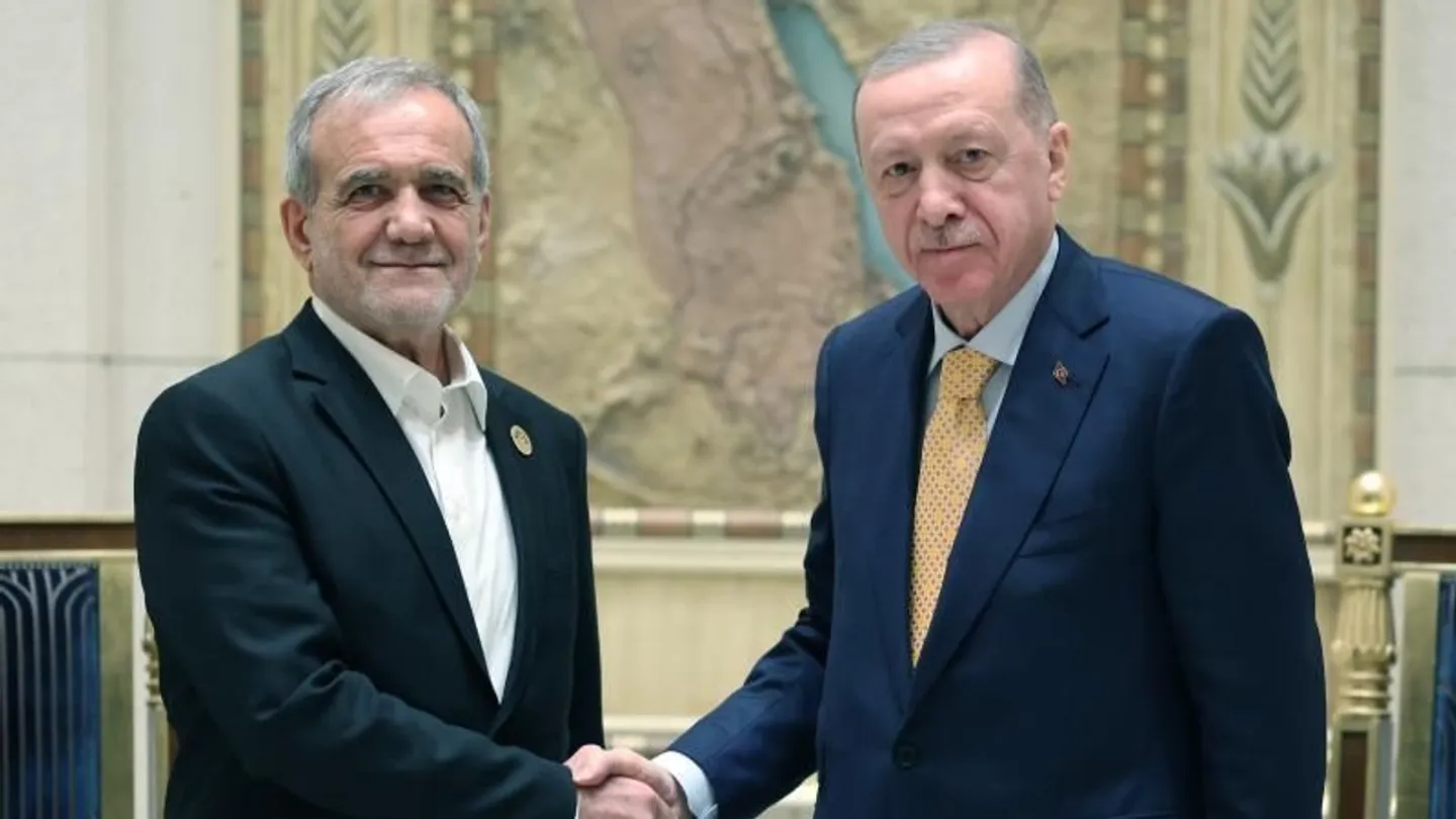 أردوغان يؤكد لبزشكيان استعداد تركيا للعب دور لإنهاء الصراع بين إسرائيل وإيران والعودة إلى المفاوضات
