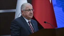 وزير الدفاع التركي يبحث مع نظيره الروسي حرب إيران وإسرائيل