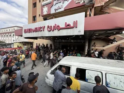 عشرات الشهداء بمجزرة جديدة في غزة.. و"الأونروا" تحذر من توقف العمليات الإنسانية كلياً