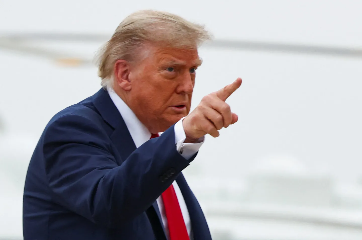 Трамп: США контролируют небо над Ираном