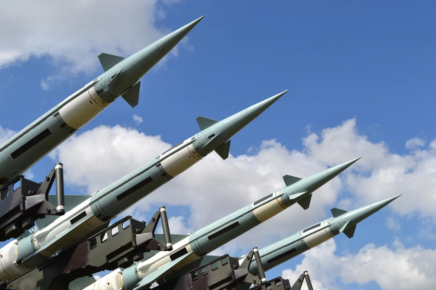 Which countries have nuclear weapons?