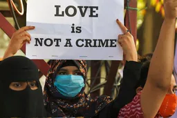 भारत में एक नया कानून कैसे 'लव जिहाद' के नाम पर मुस्लिम माता-पिता को निशाना बनाता है