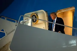 Axios: Trump diskuton me këshilltarët planin për sulm ndaj Iranit me bomba "bunker buster"