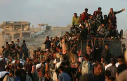 الاحتلال يقتل 90 فلسطينياً في غزة.. وغوتيريش يُدين المجازر بحق المجوَّعين