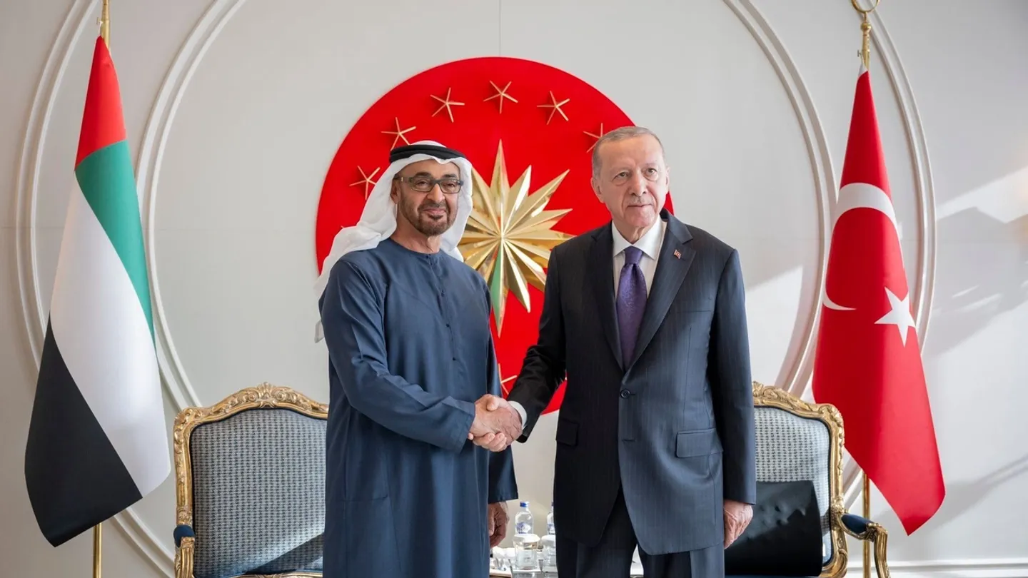 أردوغان يبحث مع بن زايد التصعيد بين إسرائيل وإيران ويؤكد ضرورة تفادي حرب جديدة في المنطقة