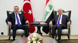 Ministri i jashtëm turk dhe homologu irakian diskutojnë konfliktin Izrael-Iran