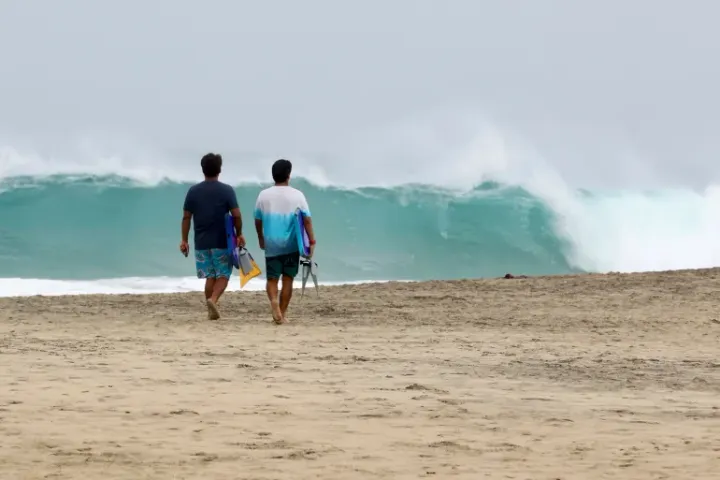 Hurricane Erick threatens Mexico’s southern Pacific coasts