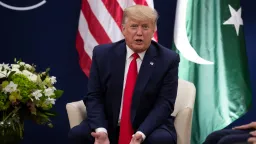 Трамп Пакистан армиясынын башчысы Асым Мунирди мактап, Иранды талкуулады