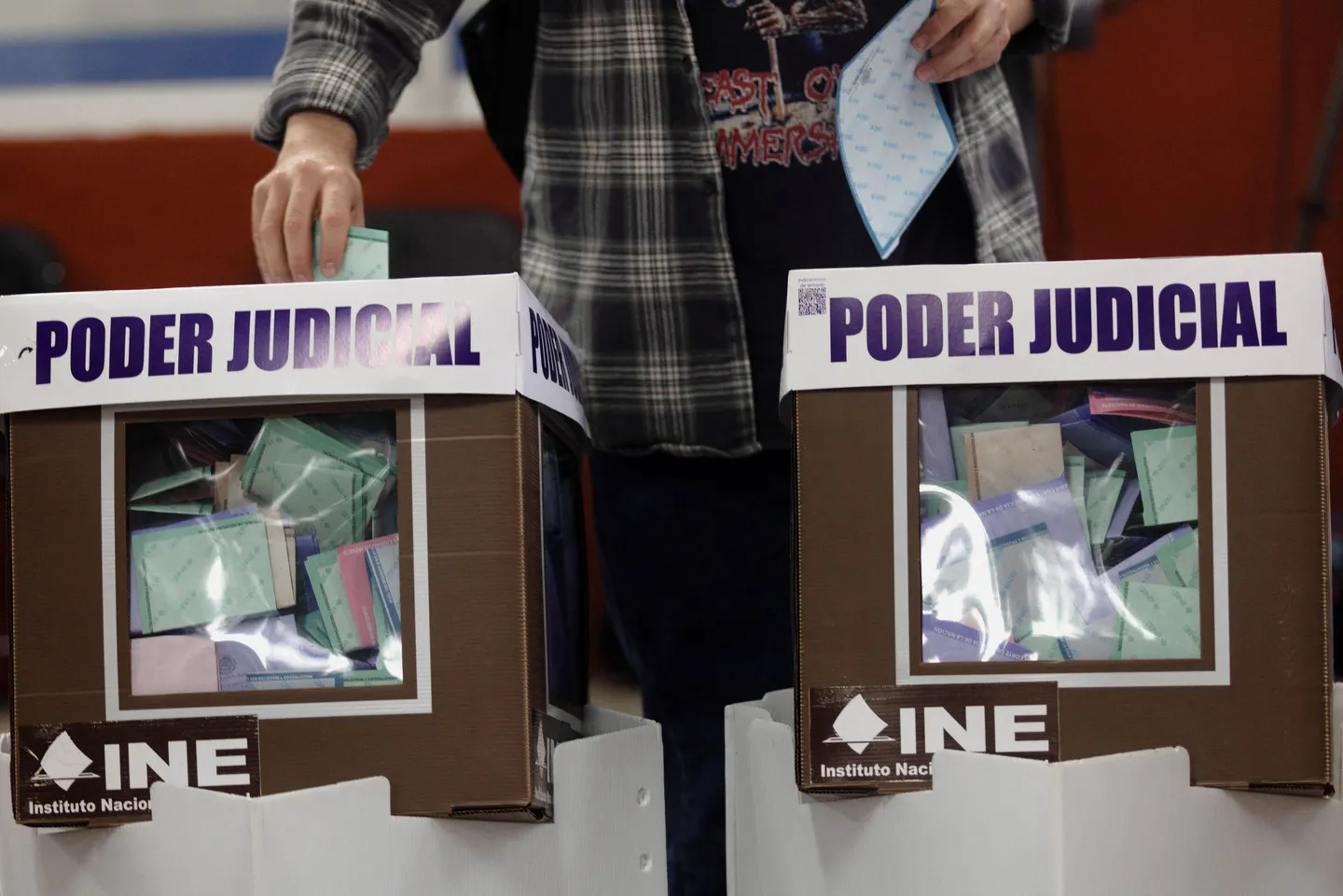 México eligió por primera vez a sus jueces, una votación histórica con modesta participación