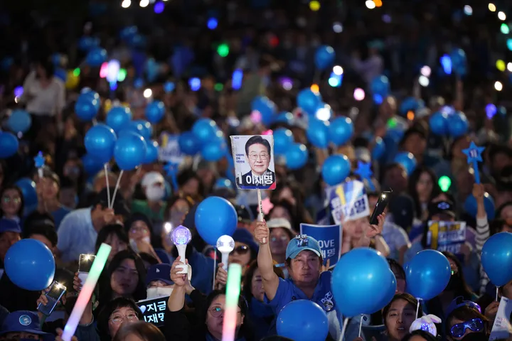 South Korea wraps up election campaign, all set for snap polls