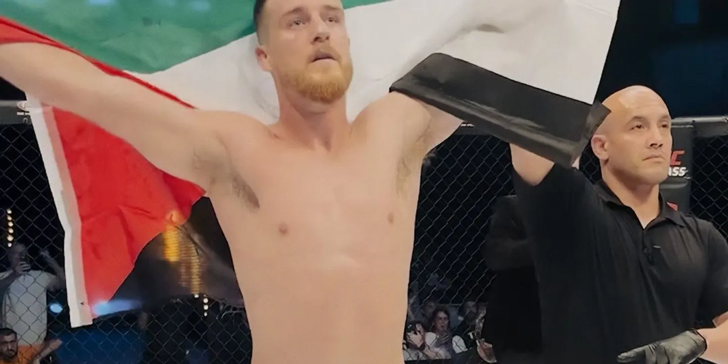 Irish MMA fighter defeats ex-Israeli soldier, shouts 'free Palestine'