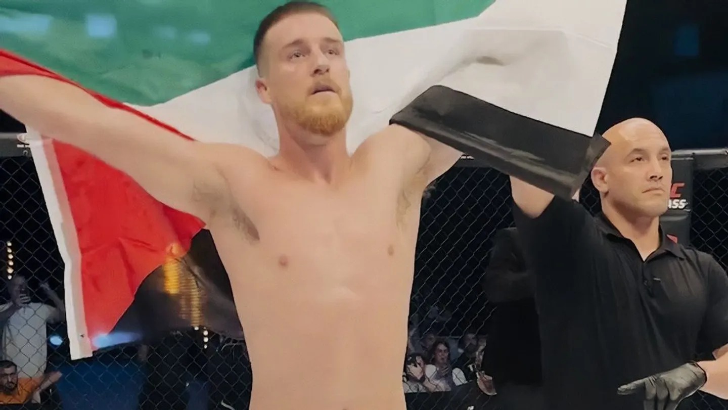 Irish MMA fighter defeats ex-Israeli soldier, shouts 'free Palestine'