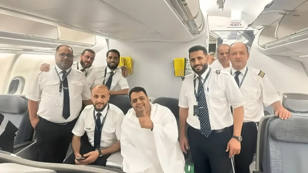 Peregrino líbio que ia fazer o Hajj não foi autorizado a embarcar no avião que teve depois 2 avarias