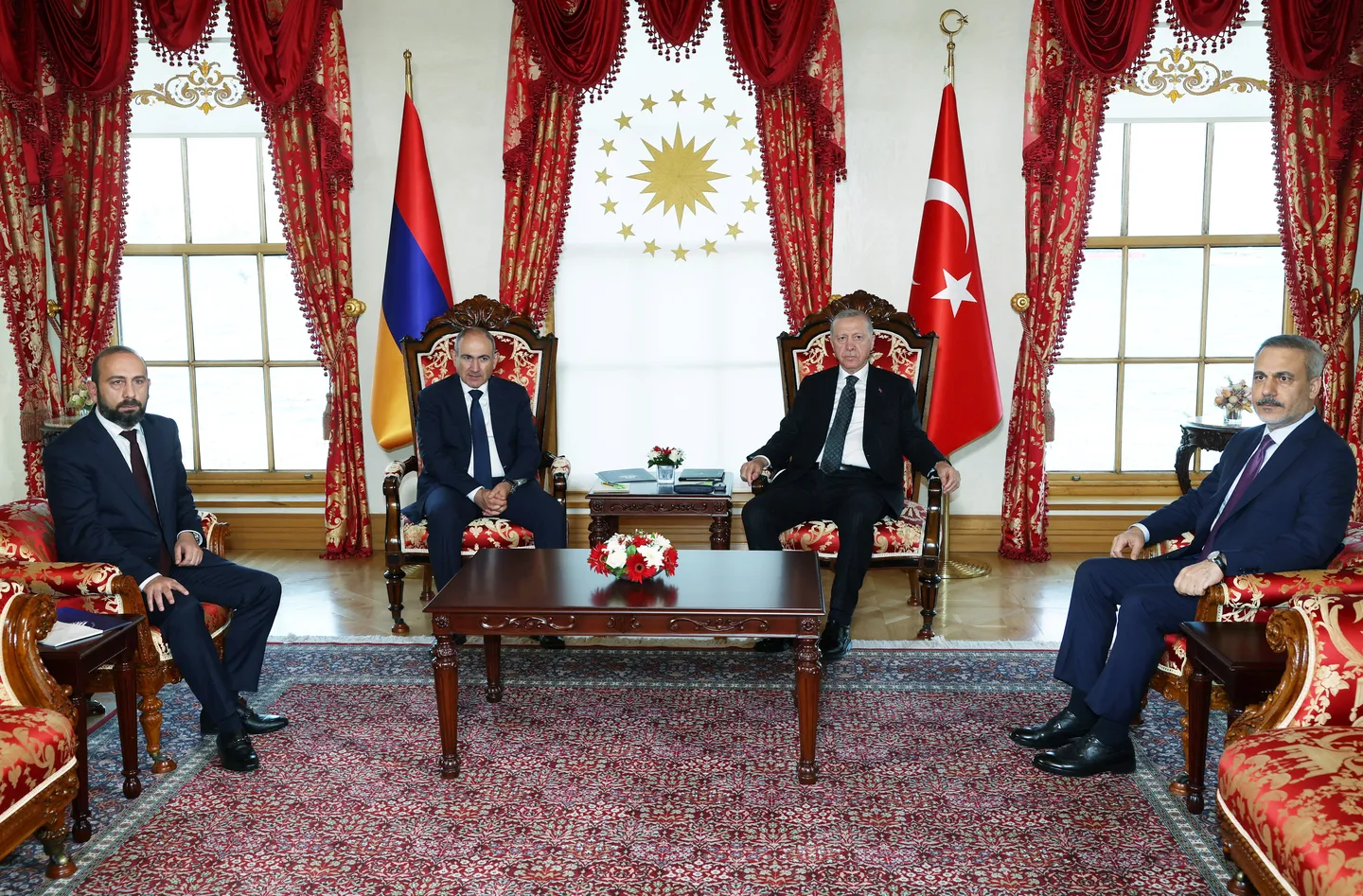 Ermenistanyň Premýer-ministri Paşinýan Türkiýede saparda boldy