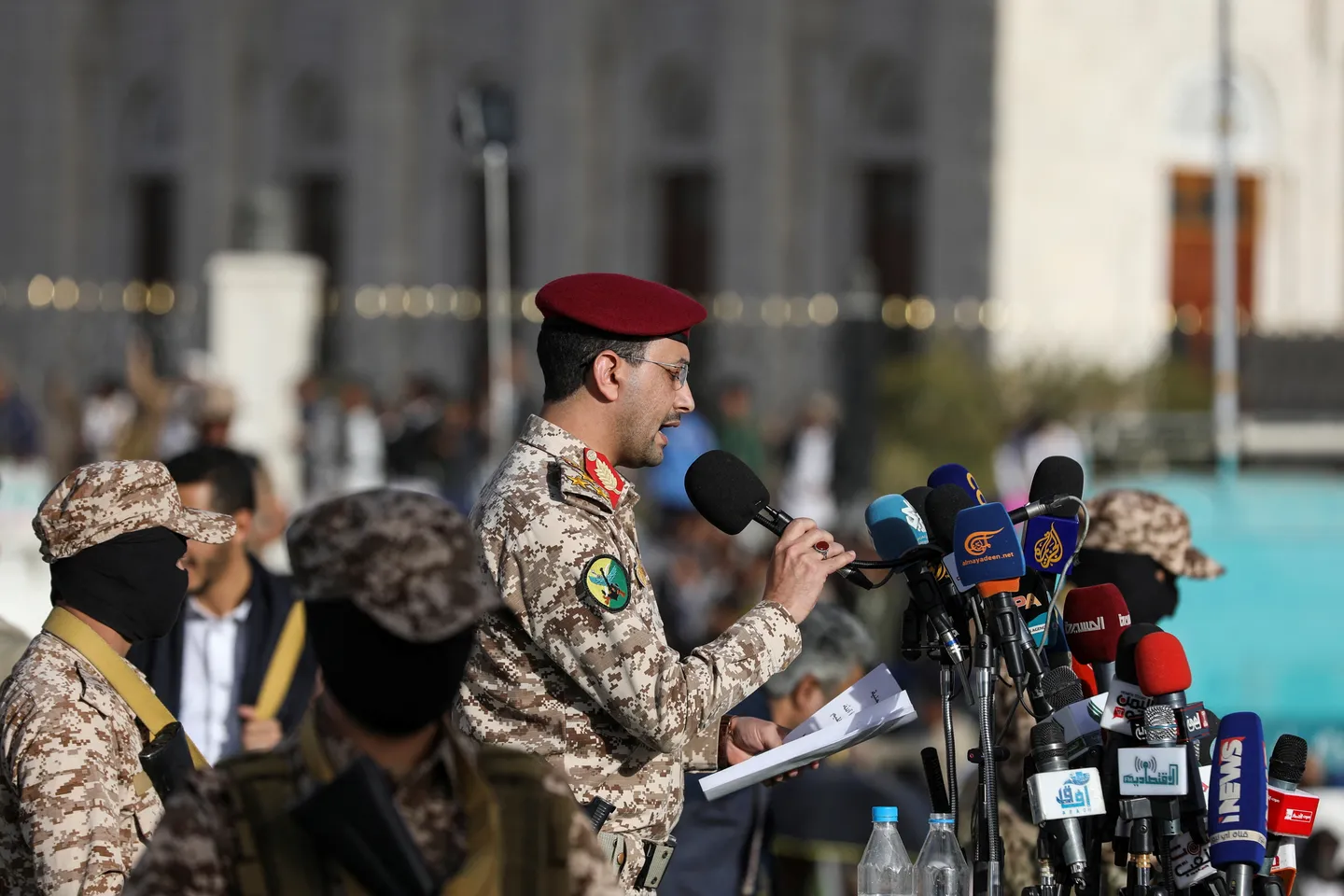 الحوثيون يتوعدون باستهداف السفن الأمريكية في حال هجوم واشنطن على إيران