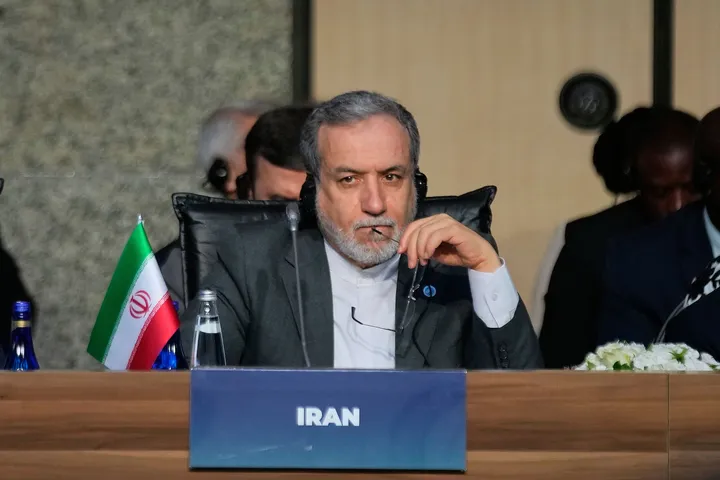 Irán está dispuesta a dialogar si Israel detiene sus ataques, mientras la tensión continúa escalando
