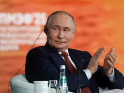 Putin apoia o programa nuclear civil do Irão e rejeita o seu armamento