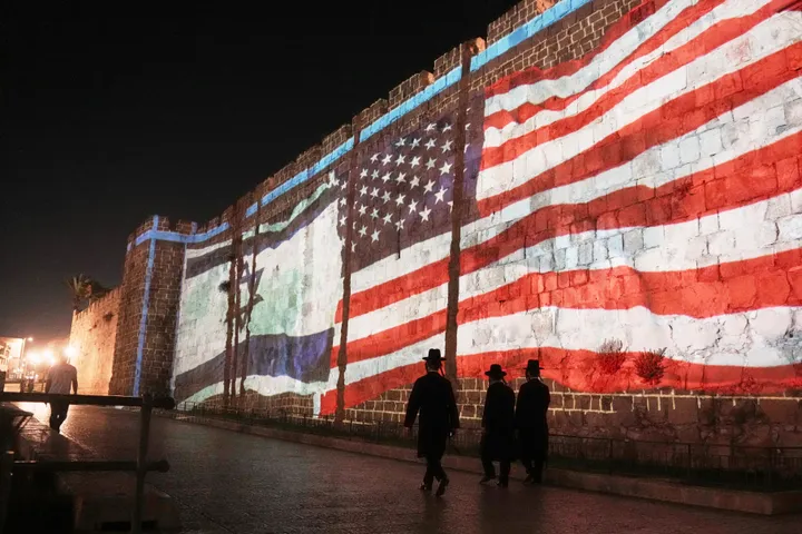 Sondaż: które państwa budzą największe obawy wśród Polaków?